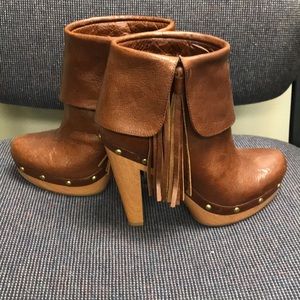 3/$20 Fringe Leather boots! Size 6.5